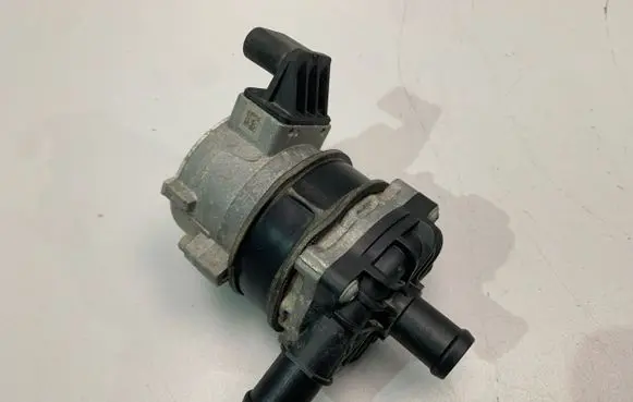 Audi A8 S8 D5 Electric auxiliary coolant/water pump 8W0965567C