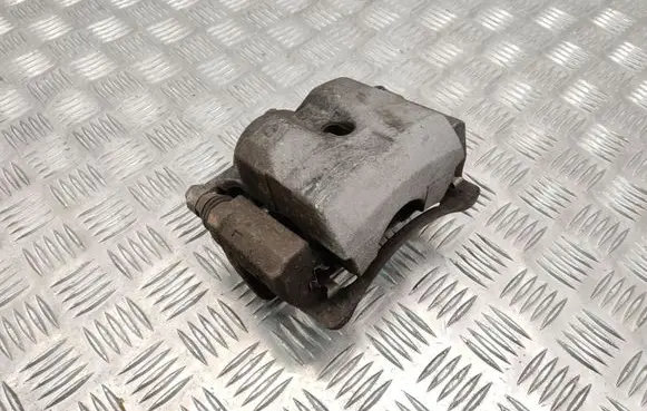Lexus CT 200H Front brake caliper 