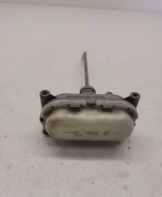 Volkswagen Golf III Central locking vacuum pump 1H9862159D