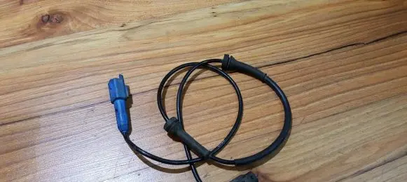 Peugeot 206 ABS brake wheel speed sensor 9661738680