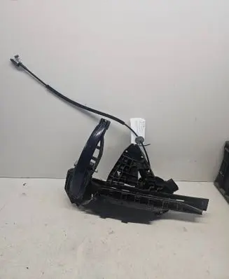 Ford Focus C-MAX Front door lock 3M51R21978