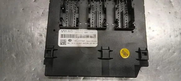 Volkswagen Golf VI Comfort/convenience module 1K0937086M