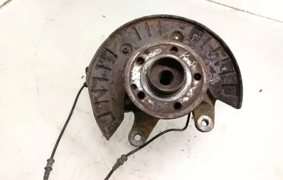 Mercedes-Benz Vito Viano W639 Front wheel hub spindle knuckle A6393320324