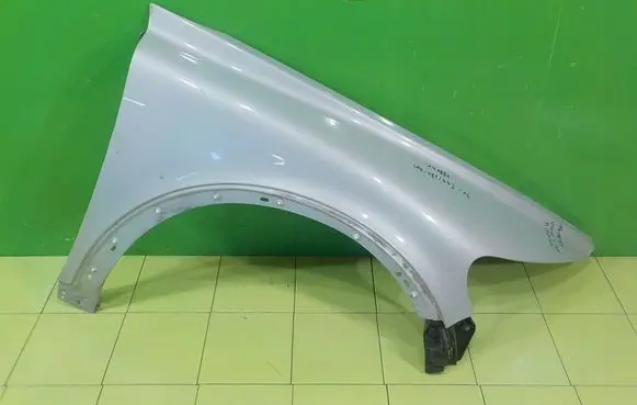 Volvo C30 Fender PRZOD PRAWY