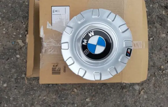 BMW 3 E46 Wheel nut cap/cover 36136757372