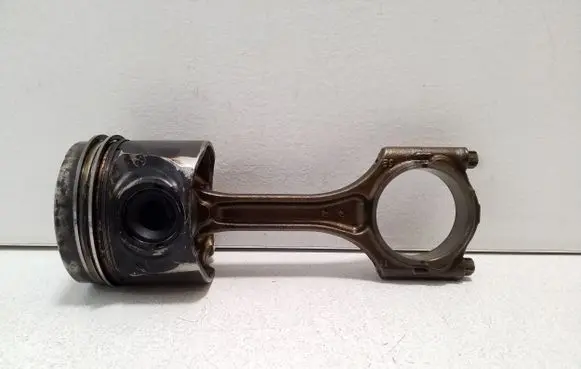 Volvo XC60 Piston with connecting rod 82L175