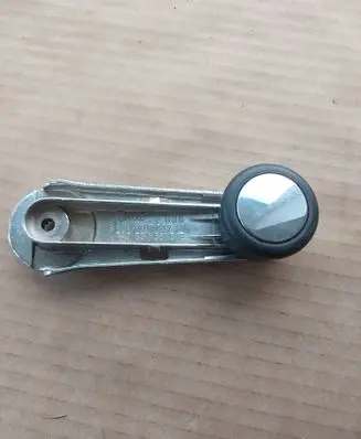 Audi A4 S4 B5 8D Front door window winding handle 443837581D