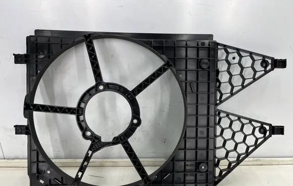 Audi A1 Radiator cooling fan shroud 6r0121207q