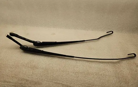 Audi A3 S3 8L Front wiper blade arm 8K1955407A 8L1955408A