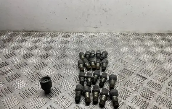 Audi A4 S4 B9 Nuts/bolts 