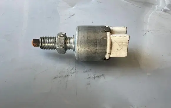 Toyota Prius (NHW20) Brake pedal sensor switch 