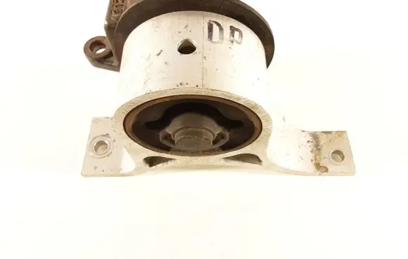 Nissan Murano Z50 Engine mount bracket 4912