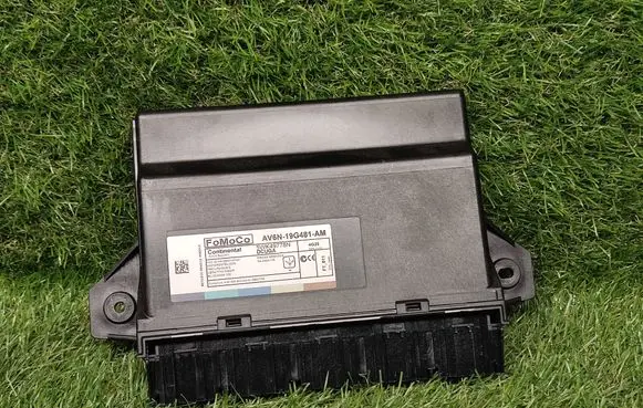 Ford Escape III Comfort/convenience module AV6N19G481AM 5WK49778N