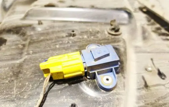 Volkswagen PASSAT B6 Airbag deployment crash/impact sensor 1K0955557A