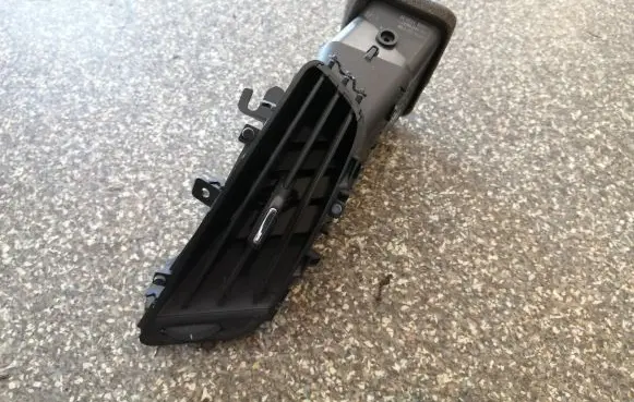 Opel Zafira C Dash center air vent grill 20885182