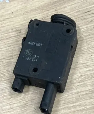 BMW 3 E36 Central locking motor 67111387609