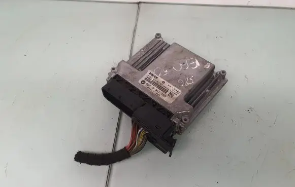 BMW 5 E60 E61 Engine control unit/module 7811700 13617811700 13618512587