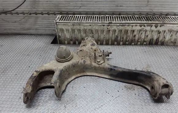 Mitsubishi Pajero Front lower control arm/wishbone