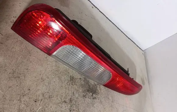 Ford C-MAX I Rear/tail lights 3M5113N411AA