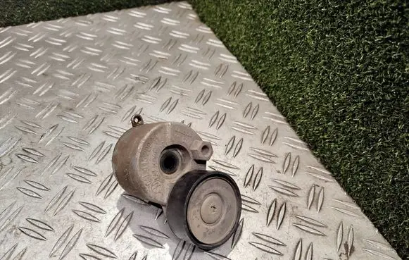 Man TGE 1gen Alternator belt tensioner 04L145299
