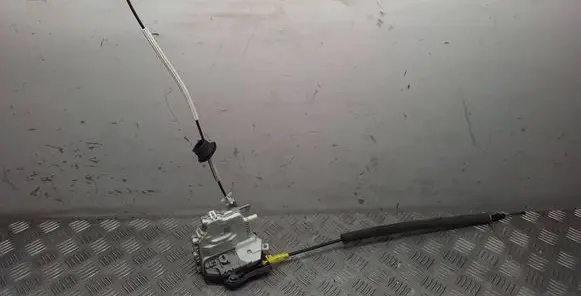 Porsche Macan (95B) Rear door lock 