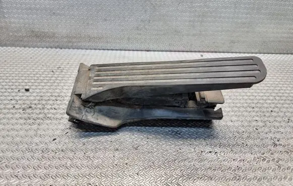 Volkswagen Caddy Accelerator throttle pedal 65104100RLTC