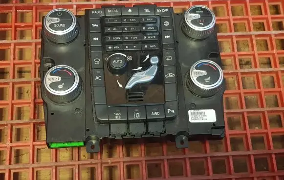 Volvo V60 Climate control unit 31398587 M4385100276 SN2001319320