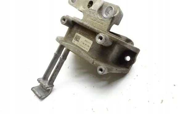 Engine mounting bracket