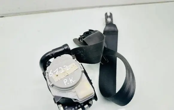 Seat Leon (5F) Front seatbelt 3066322 3063560