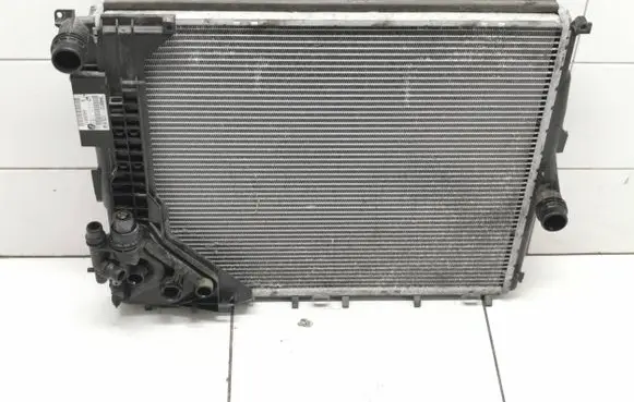 BMW X3 E83 Coolant radiator 3400013 17113400013 3104593