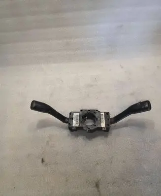 Wiper turn signal indicator stalk/switch