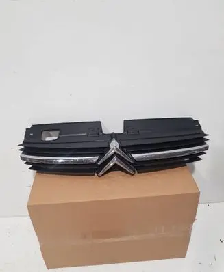 Citroen C5 Quarter panel pressure vent 9636751980