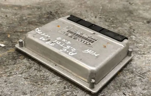 Audi A6 S6 C5 4B Engine control unit/module 4B0907401