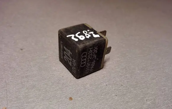 Audi A6 S6 C5 4B Other relay 431951253H