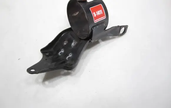 Audi A4 S4 B5 8D Fuel filter bracket/mount holder 8D0127224D