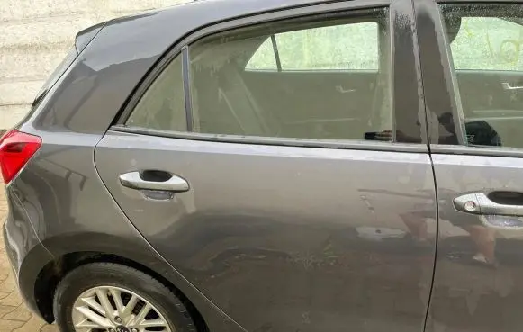 KIA Rio Rear door