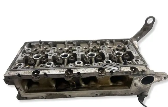 Volkswagen PASSAT B8 Engine head 04L103064C 231014 160742