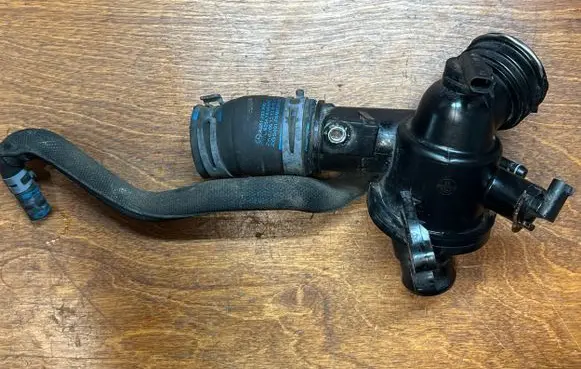 Thermostat/thermostat housing