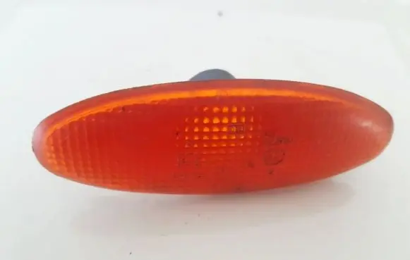 Ford Mondeo MK II Front fender indicator light 95GG13K309AA