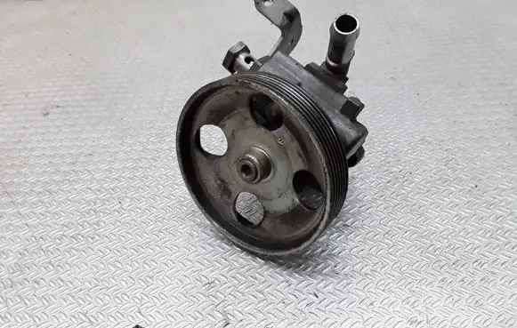 Peugeot 407 Power steering pump 9654713280