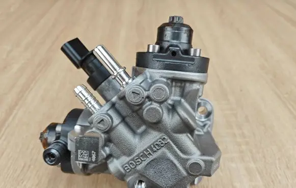 BMW 8 G16 Fuel injection high pressure pump 8571555