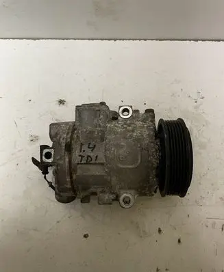 Volkswagen Polo IV 9N3 Air conditioning (A/C) compressor (pump) 6Q0820803J