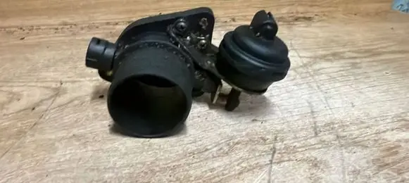 Ford Focus Throttle valve