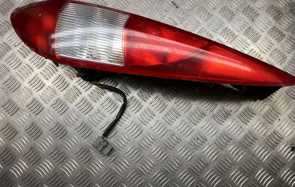 Ford Mondeo MK II Rear/tail lights 1S7113404C 0374D