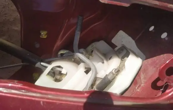 Honda CR-V Rear door lock