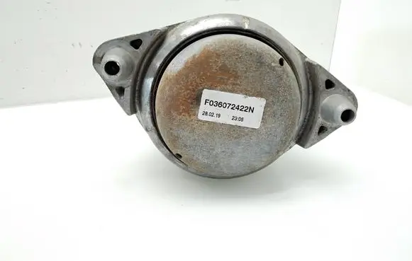Mercedes-Benz C W204 Engine mount bracket F036072422N 3618647 368838