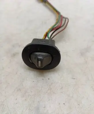 Nissan Primera Electric window control switch
