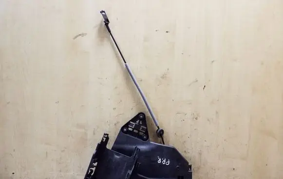 Volvo S60 Front door lock 31301740 30784315