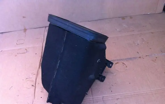 Volkswagen Crafter Air filter box