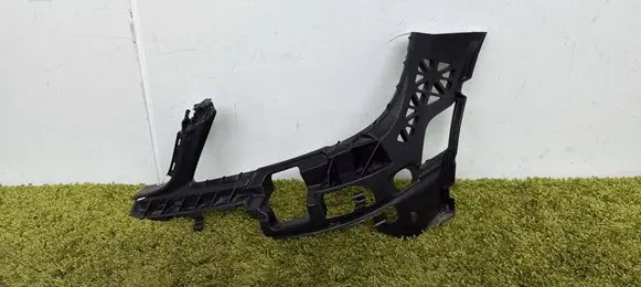 Mercedes-Benz C W204 Front bumper mounting bracket A2048850765